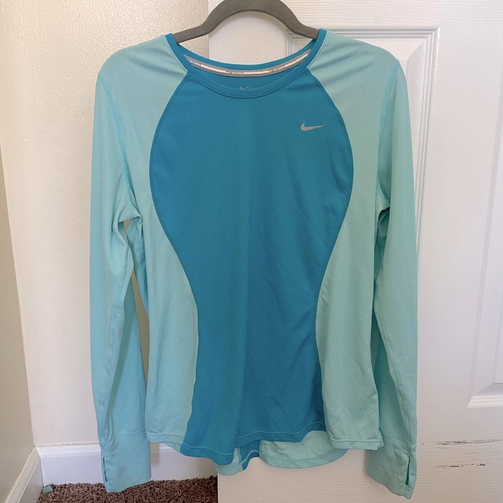 Nike drifit running top